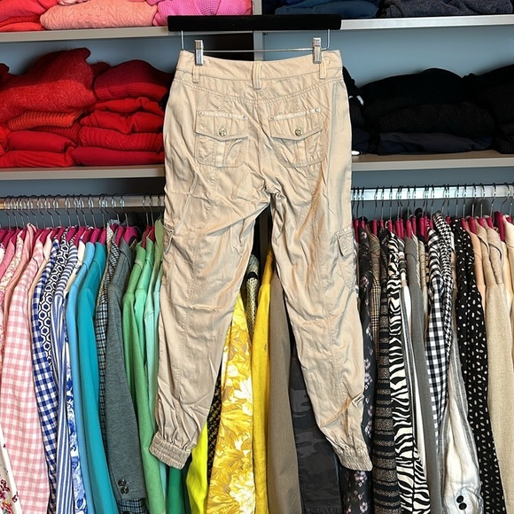 WHBM khaki colored cropped cargo jogger pants size 00 - Picture 3 of 3